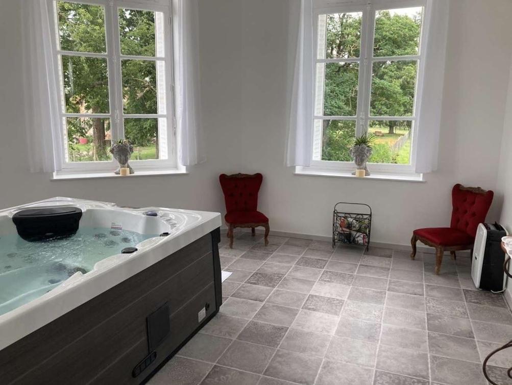 Chambre Romantique Dans Le Chateau De La Bouchatte Chazemais Экстерьер фото